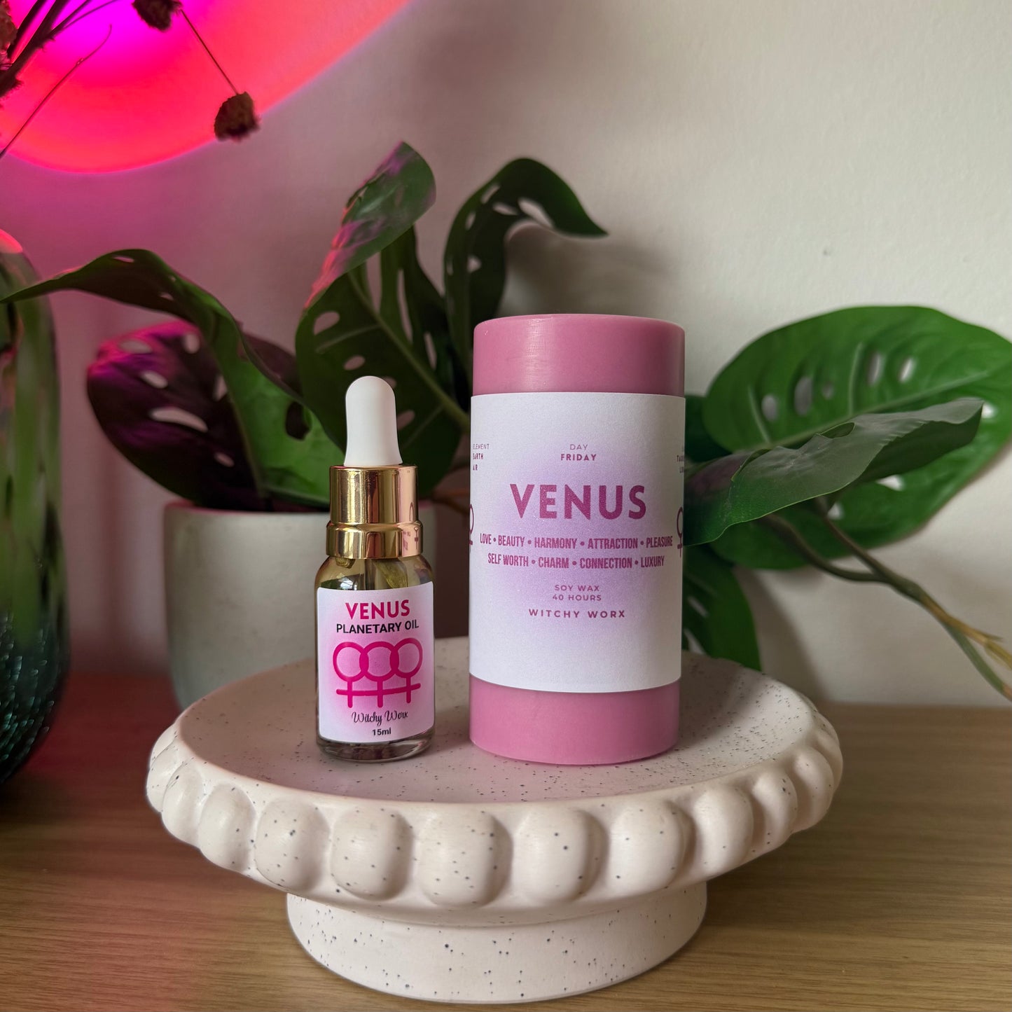 Venus Planetary Duo